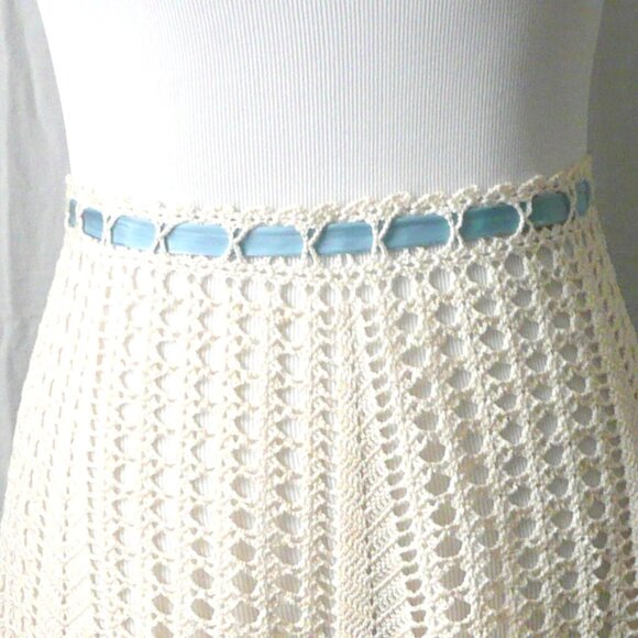 Vintage Crochet Pastel White Pink Blue Lace Chevron Half Apron Farmhouse Core - Picture 5 of 5